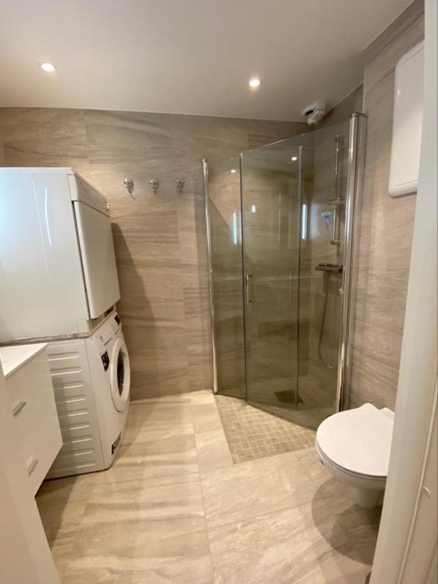 Modern Apartment With Free Parking Bergen Exterior foto